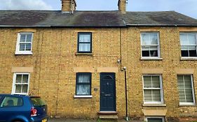 Lovely Cottage In Historic Oundle